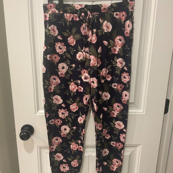 Tahari Jogger Pant - Picture 2 of 5